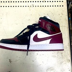 Air Jordan 1 Mid Women